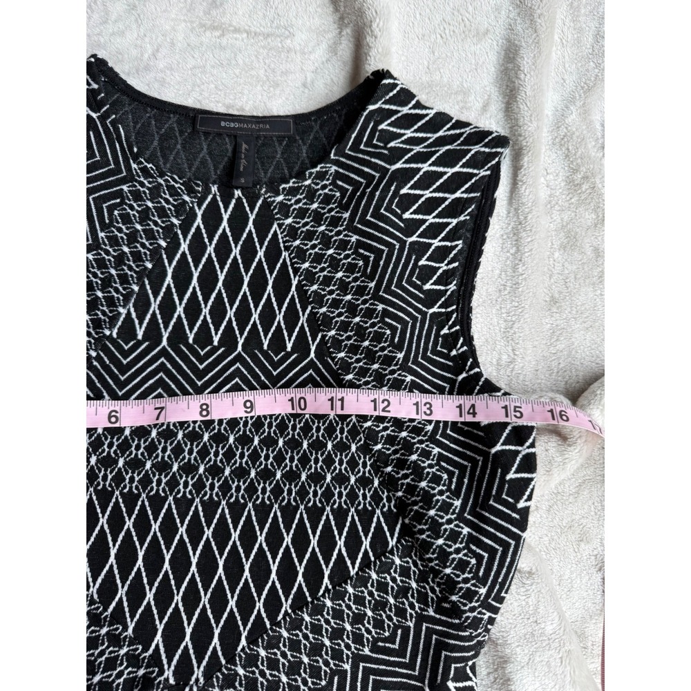 BCBGMAXAZRIA Black White Geometric Jacquard Knit Peplum Top Small Sleeveless - Picture 6 of 8